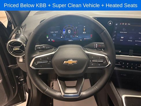 Used 2025 Chevrolet Equinox LT w/ Safety and Technology Package FWD image 12