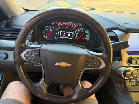 Used 2018 Chevrolet Suburban LT RWD image 19