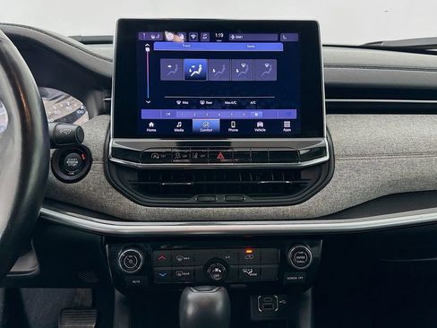 Used 2022 Jeep Compass Latitude image 15