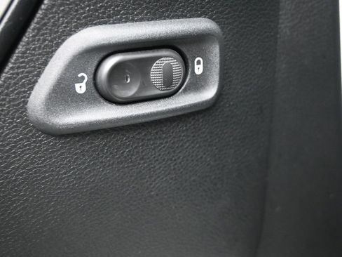 Used 2017 Jeep Wrangler Sahara w/ Connectivity Group image 13