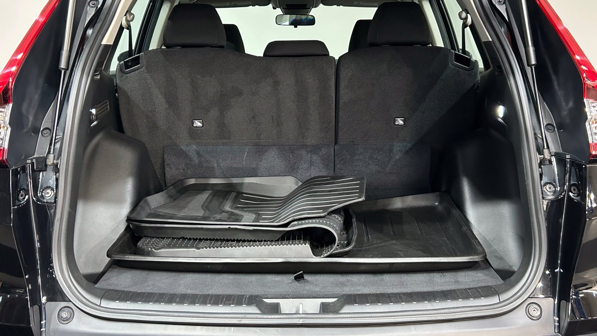 Used 2023 Honda CR-V LX image 30
