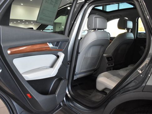 Used 2023 Audi Q5 2.0T Premium image 31