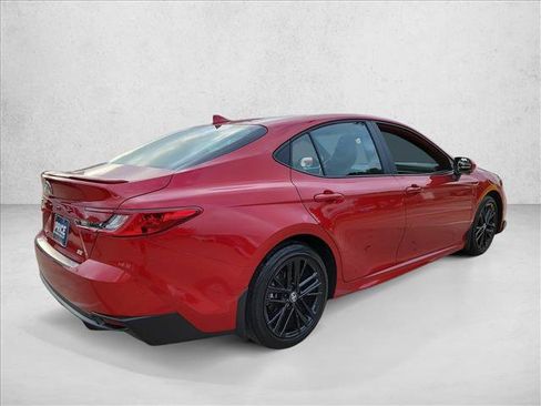 Used 2025 Toyota Camry SE w/ Convenience Package FWD image 5