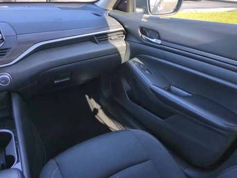 Used 2024 Nissan Altima 2.5 SV image 16