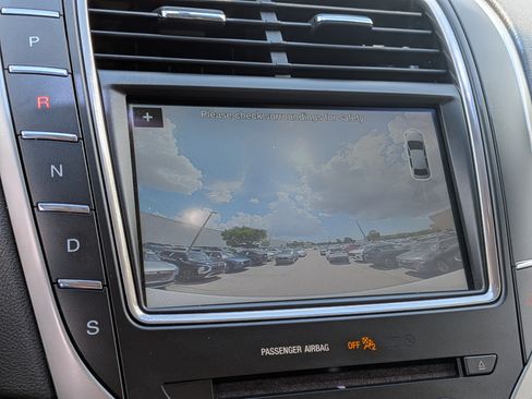 Used 2017 Lincoln MKX Select w/ Select Plus Package AWD/4WD image 36