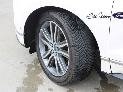 Used 2019 Ford Edge Titanium w/ Equipment Group 301A image 9