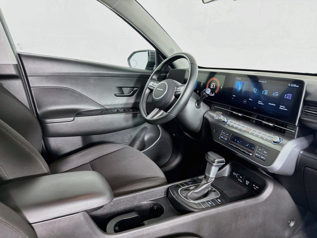 Used 2025 Hyundai Kona SEL AWD/4WD image 35