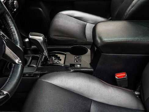 Used 2023 Toyota 4Runner TRD Off-Road Premium w/ Moonroof Package AWD/4WD image 17