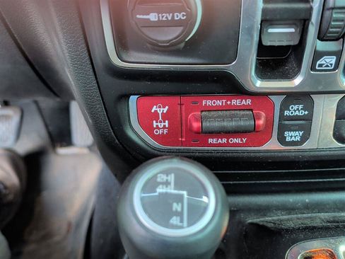 Used 2022 Jeep Gladiator Rubicon w/ LED Lighting Group AWD/4WD image 18