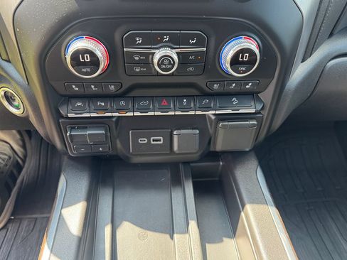 Used 2020 GMC Sierra 1500 Denali w/ Technology Package AWD/4WD image 21
