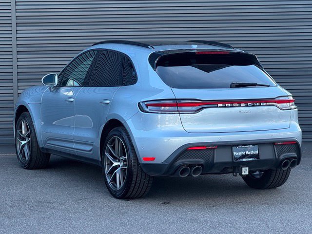 Used 2023 Porsche Macan AWD/4WD image 3