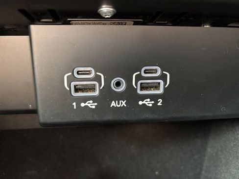 Used 2024 Jeep Wagoneer L Base image 15