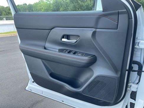 New 2025 Nissan Kicks SR image 33