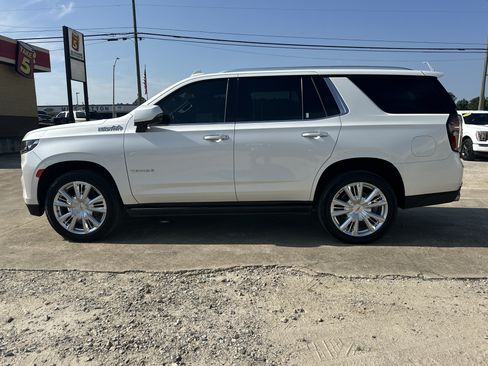 Used 2021 Chevrolet Tahoe High Country w/ Premium Package RWD image 9