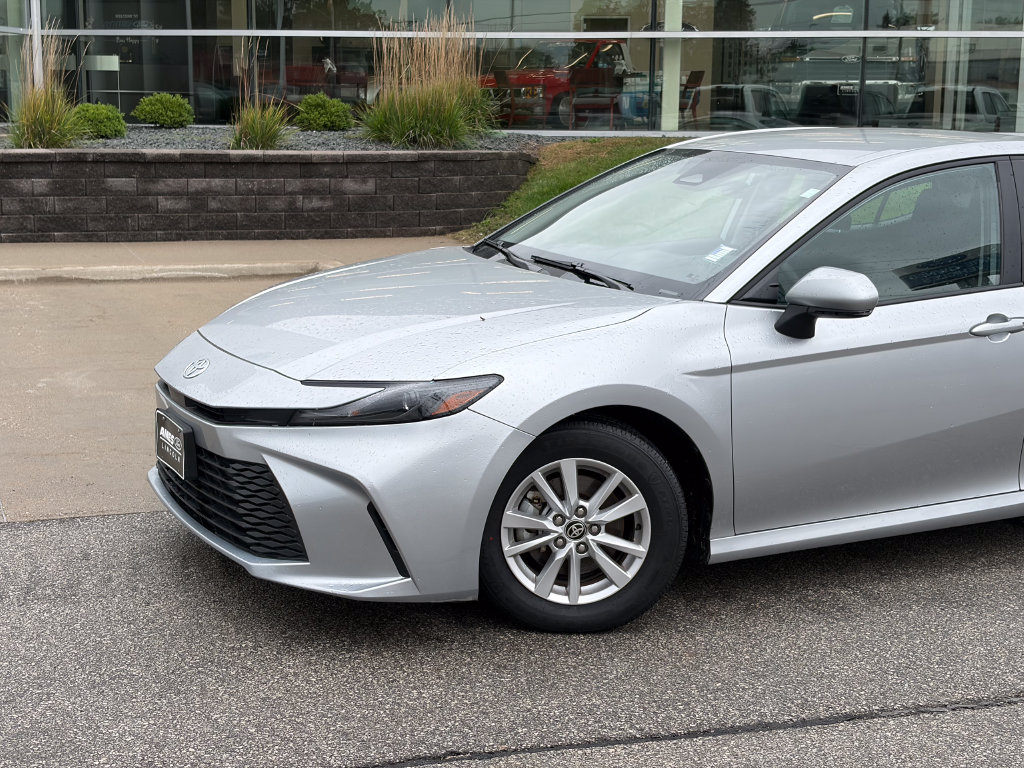 Used 2025 Toyota Camry LE FWD image 2