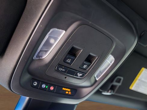 Used 2022 Cadillac CT4 Luxury w/ Sun And Sound Package image 25