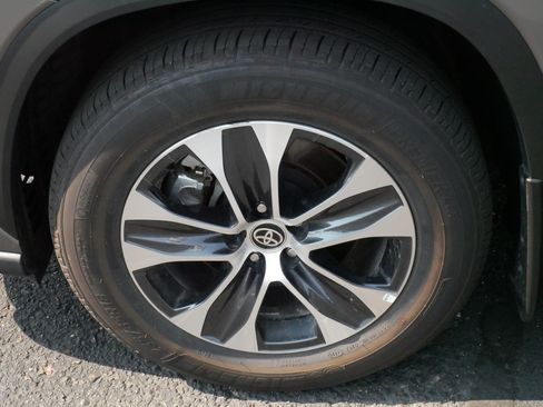Certified 2026 Toyota Highlander XLE AWD/4WD image 15