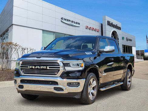 Used 2023 RAM 1500 Laramie AWD/4WD image 2