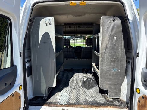 Used 2010 Ford Transit Connect XLT image 11