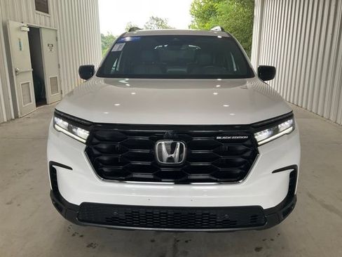 Certified 2025 Honda Pilot Black Edition image 27