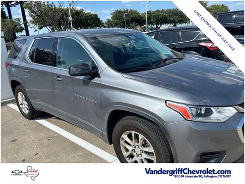 Used 2020 Chevrolet Traverse LS w/ LPO, Floor Liner Package FWD image 2