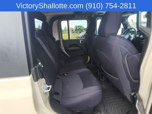 Used 2020 Jeep Gladiator Overland AWD/4WD image 30