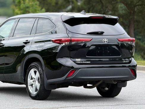 Used 2022 Toyota Highlander LE AWD/4WD image 48
