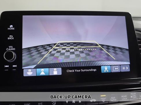 Used 2025 Honda Odyssey Touring image 8