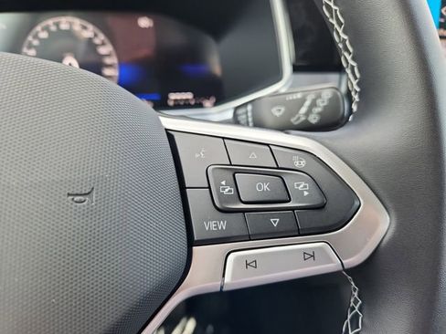 New 2026 Volkswagen Taos SE image 12