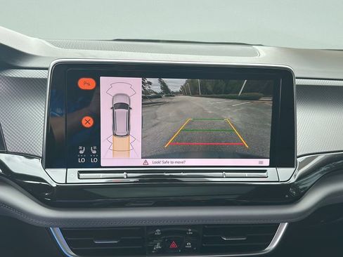 New 2026 Volkswagen Atlas Peak Edition image 16