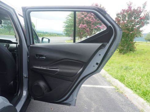 Used 2023 Nissan Kicks SV FWD image 15