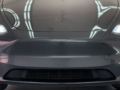 Used 2024 Tesla Model Y 2WD image 17