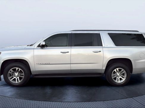Used 2019 Chevrolet Suburban LT AWD/4WD image 2