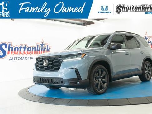 Certified 2025 Honda Pilot Sport image 1