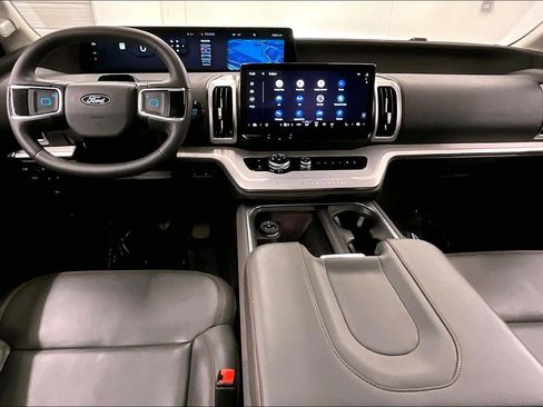 Used 2025 Ford Expedition Active AWD/4WD image 19