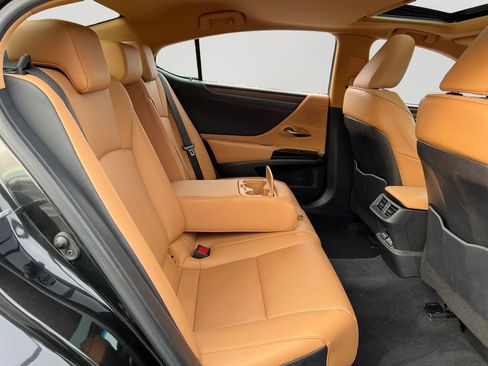 Certified 2023 Lexus ES 350 w/ Premium Package image 8