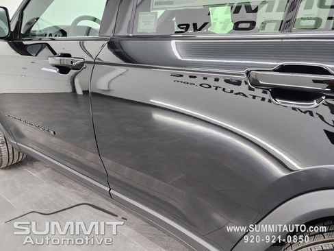 New 2025 Jeep Grand Cherokee Limited w/ Black Appearance Package image 35