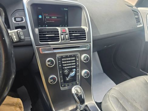 Used 2016 Volvo XC60 T5 Platinum image 19