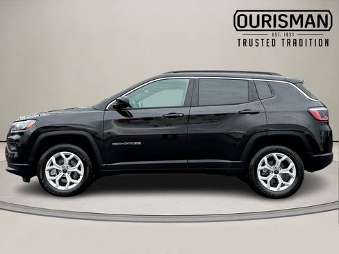 Used 2025 Jeep Compass Latitude image 3