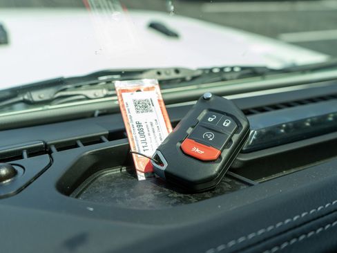 Used 2023 Jeep Wrangler Unlimited Sahara w/ Cold Weather Group AWD/4WD image 31