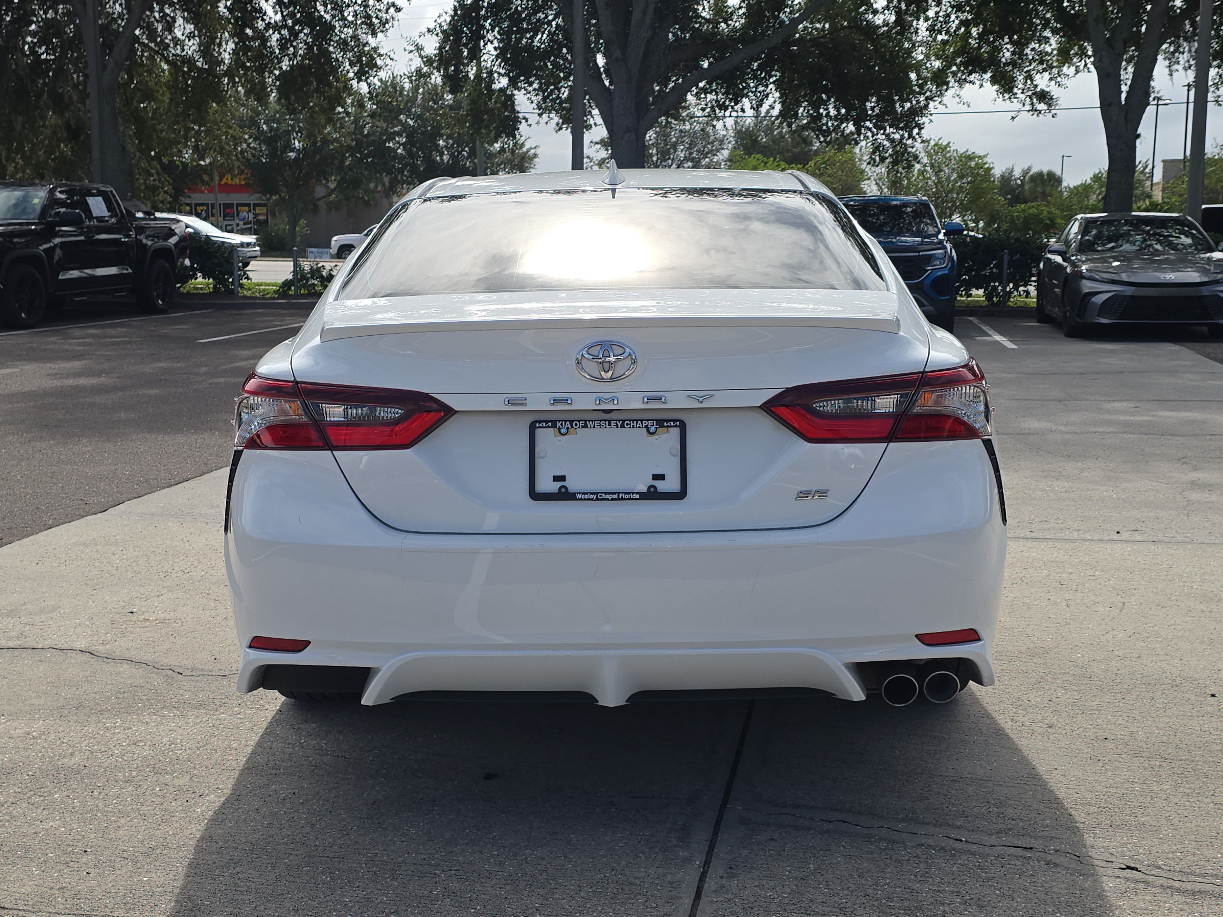 Used 2022 Toyota Camry SE w/ Audio Upgrade Package FWD image 7