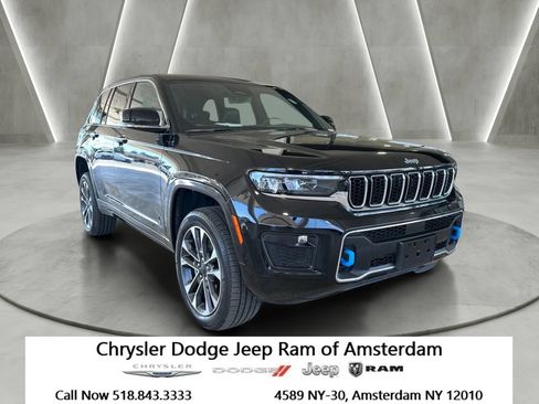 Used 2023 Jeep Grand Cherokee Overland w/ Luxury Tech Group IV AWD/4WD image 1