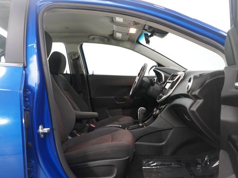 Used 2019 Chevrolet Sonic LT w/ Convenience Package image 11