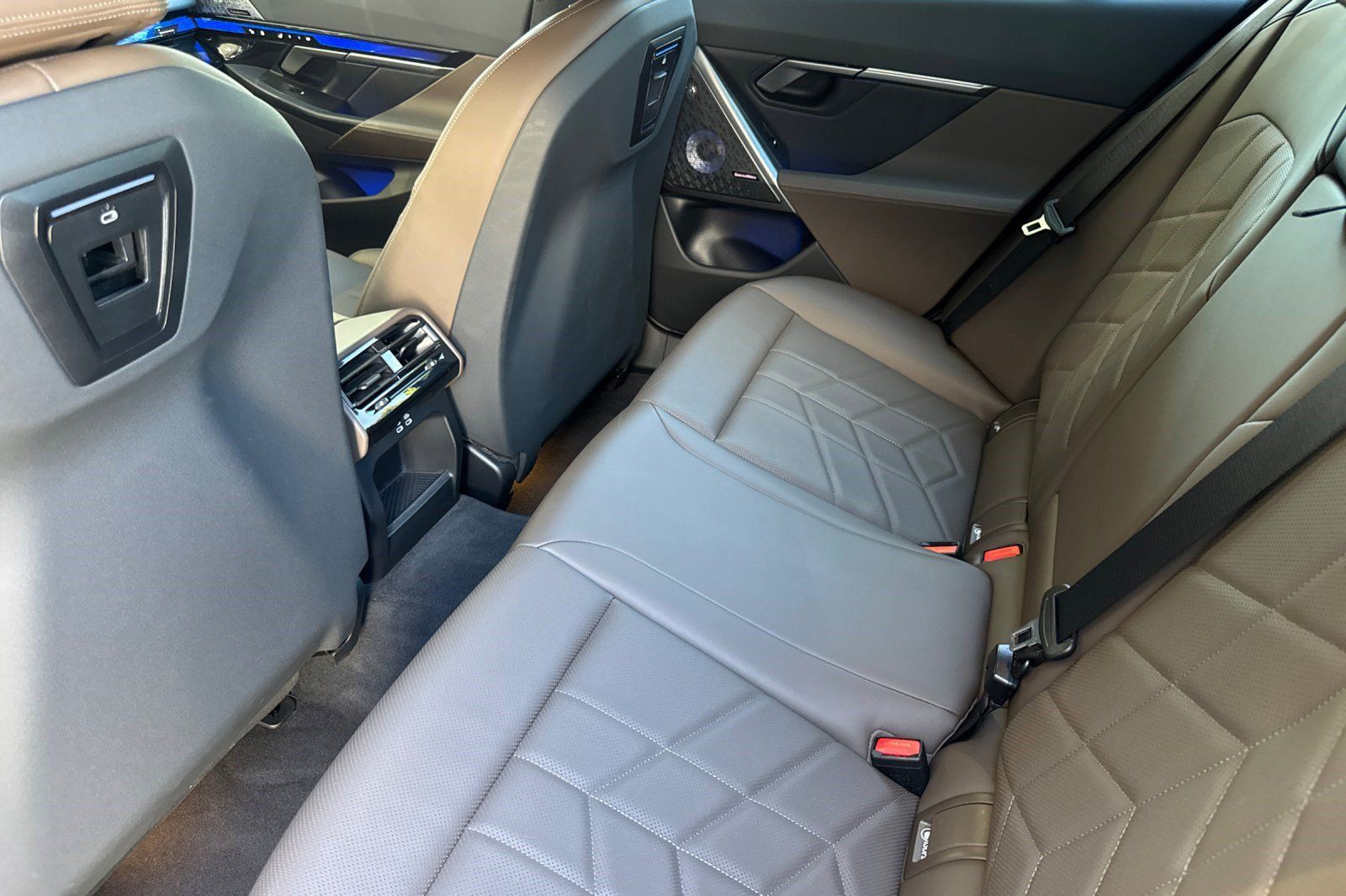 Certified 2024 BMW i5 M60 w/ Premium Package AWD/4WD image 15