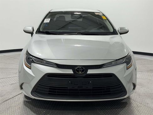 Used 2024 Toyota Corolla LE image 2