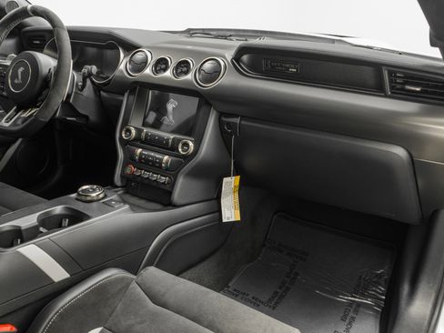 Used 2022 Ford Mustang Shelby GT500 w/ Technology Package image 14
