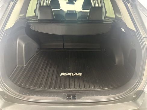 Used 2022 Toyota RAV4 XLE Premium AWD/4WD image 27