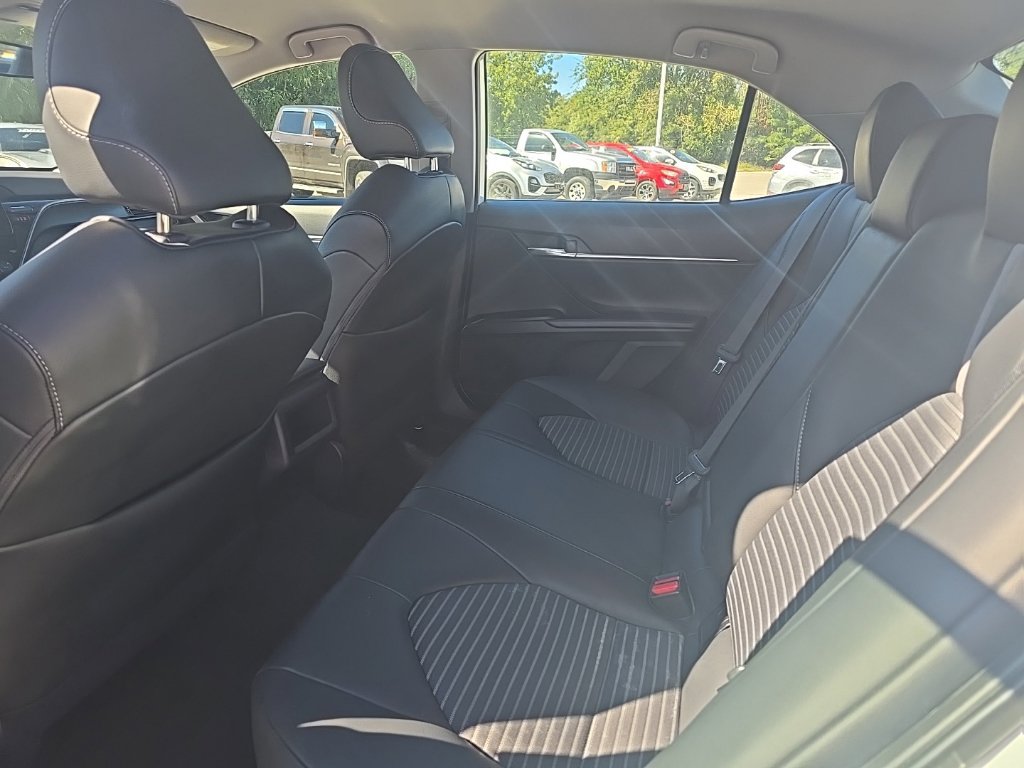 Used 2024 Toyota Camry SE FWD image 6