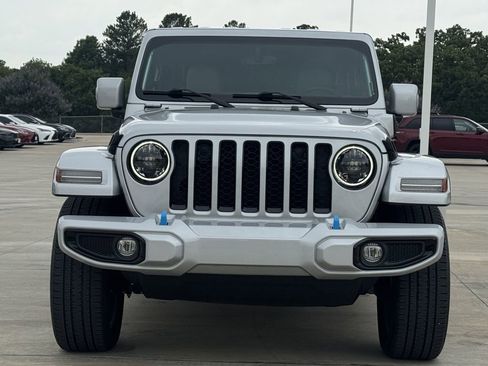 Used 2023 Jeep Wrangler Unlimited Sahara AWD/4WD image 7