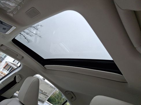 New 2025 Lexus ES 350 Premium image 10